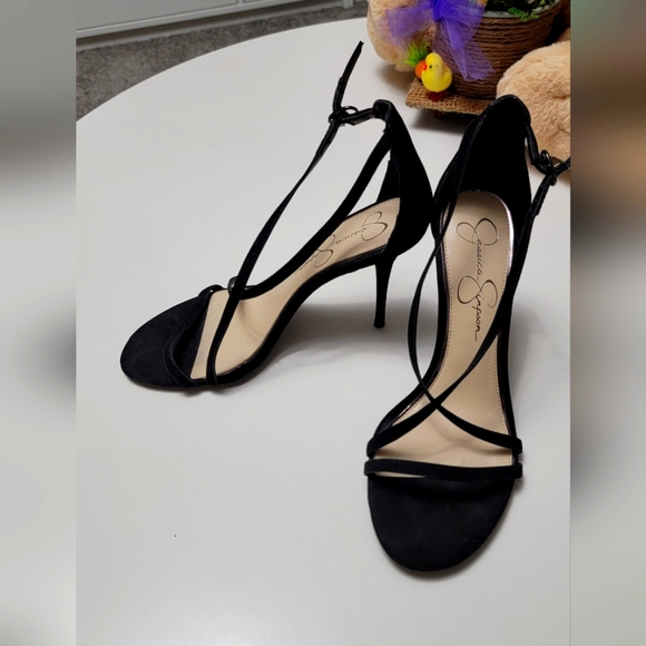 Jessica Simpson Black Heels - Picture 2 of 3